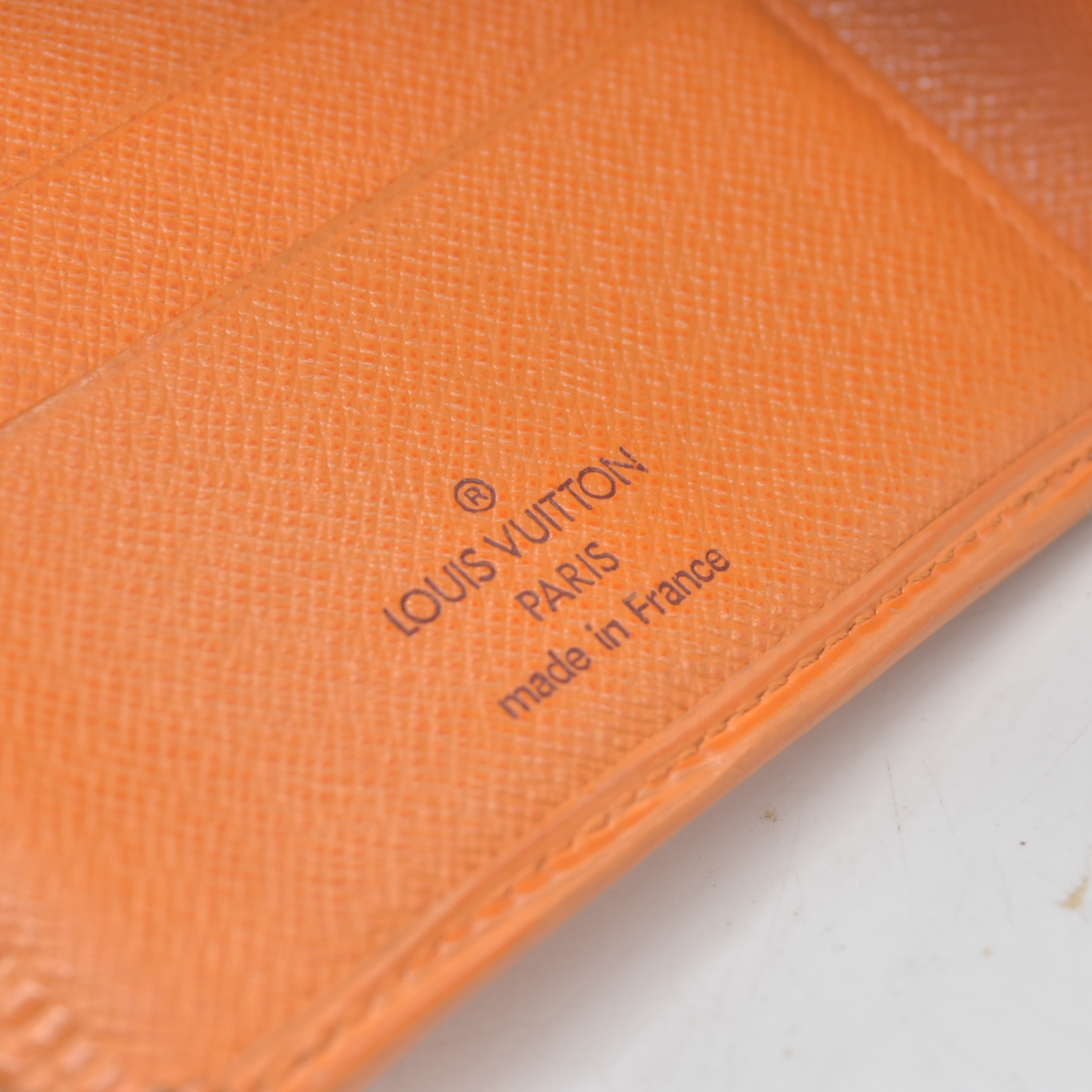 $690 2005 Louis Vuitton Epi Porte-Billets Compact Wallet Orange MI0055