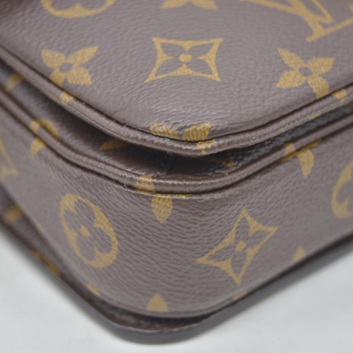 $3300 RFID Louis Vuitton Monogram Pochette Métis East West