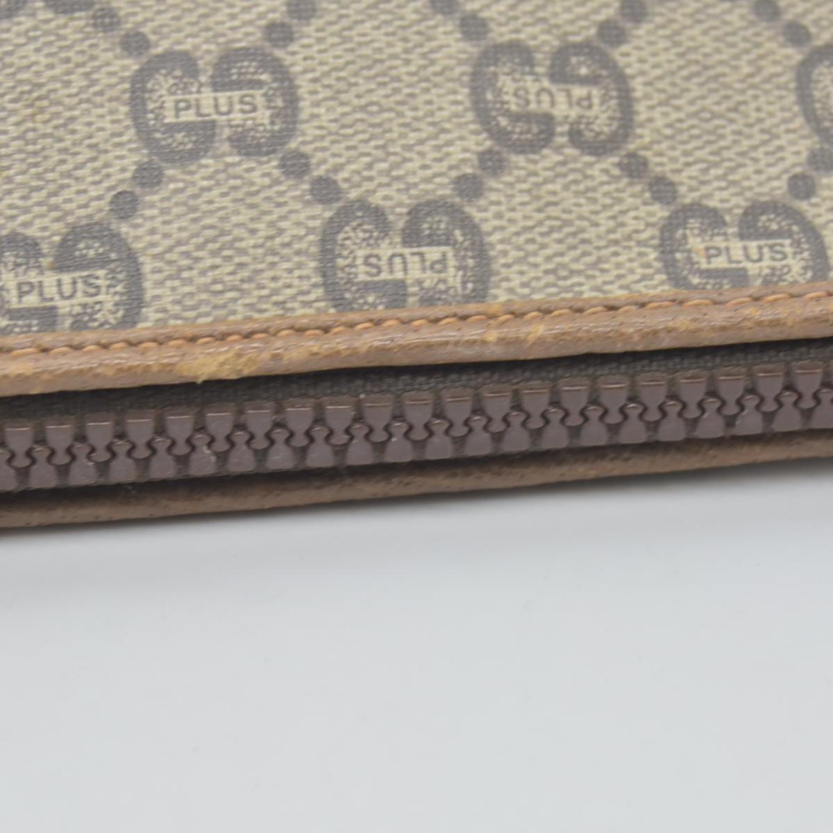 $880 Gucci GG Gucci Plus PVC Leather Pouch Clutch Bag
