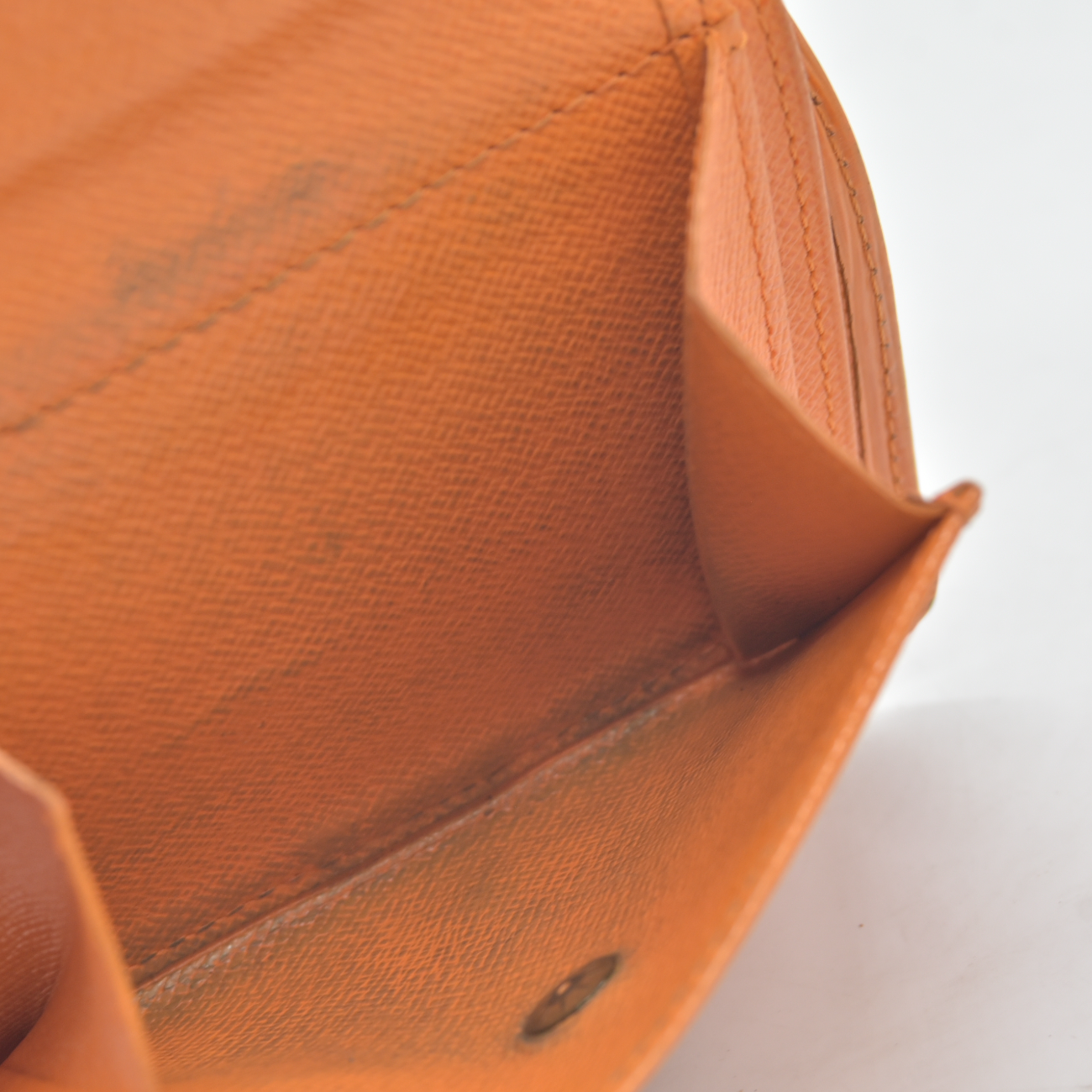 $690 2005 Louis Vuitton Epi Porte-Billets Compact Wallet Orange MI0055