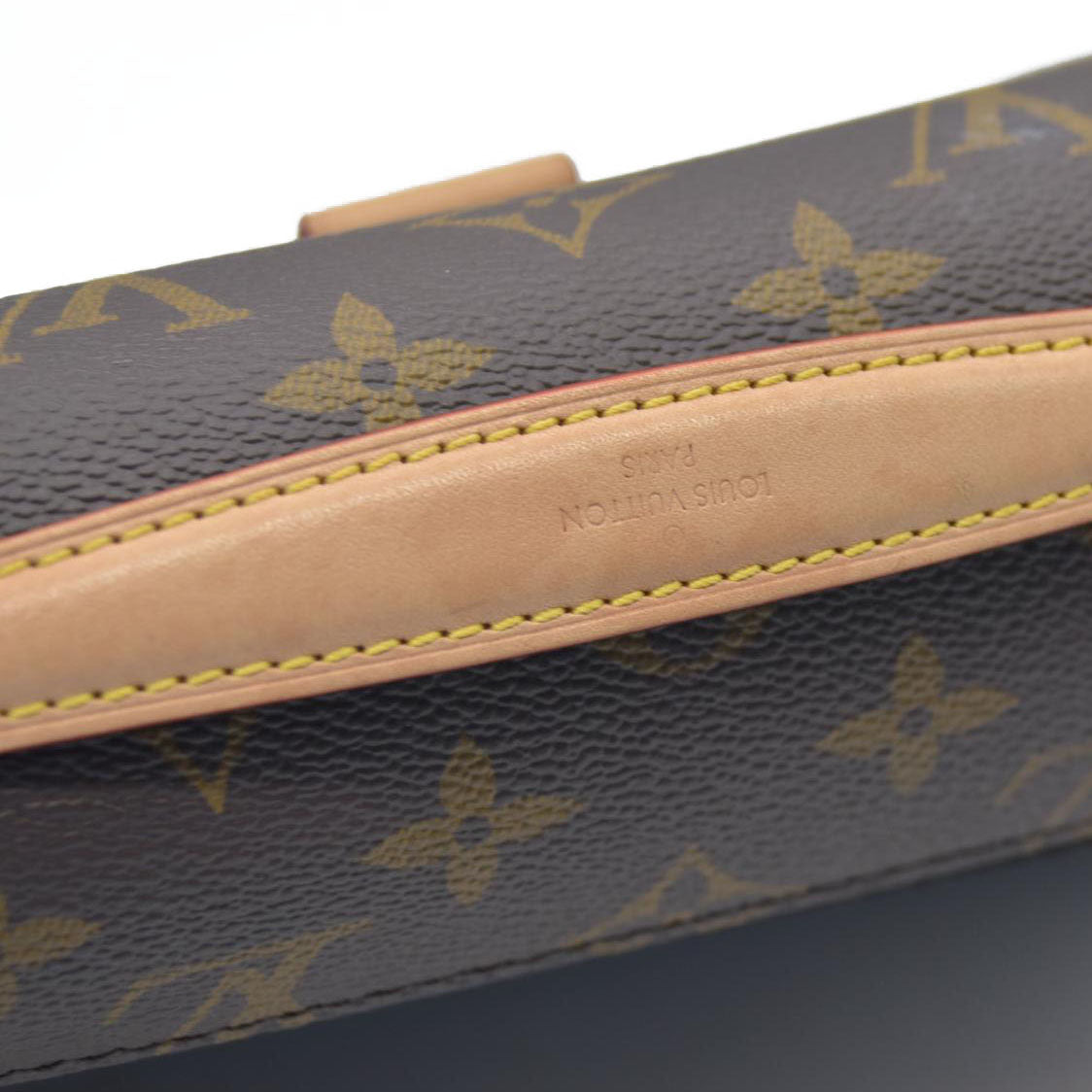 $3200 Louis Vuitton Monogram Pochette Métis East West