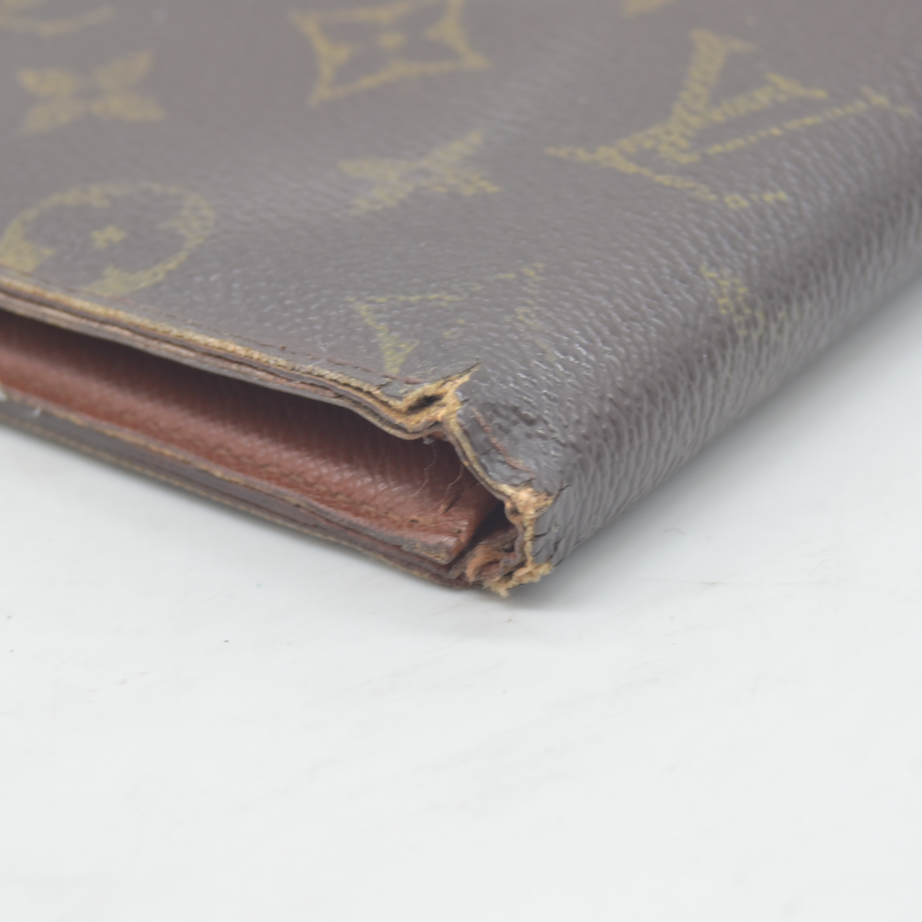 $515 2001 Louis Vuitton Monogram Marco Wallet SD0041