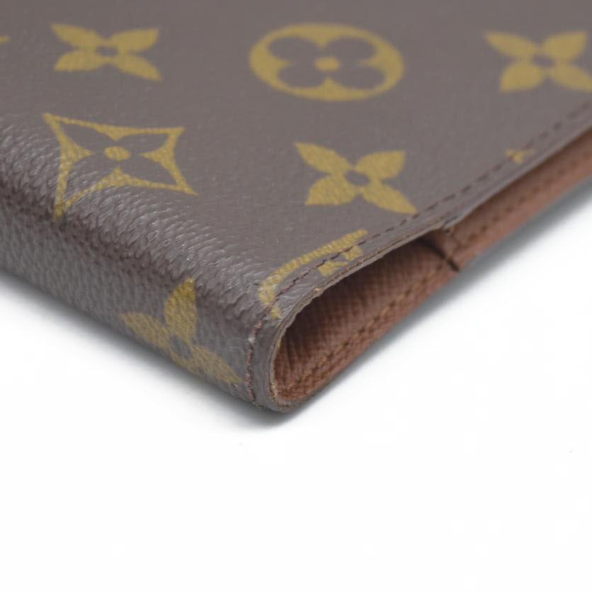 $505 Louis Vuitton  Monogram Small Ring Agenda Cover CA1908
