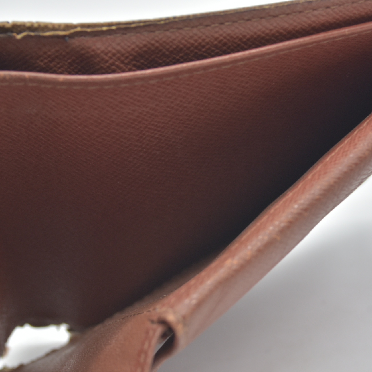 $515 2001 Louis Vuitton Monogram Marco Wallet SD0041