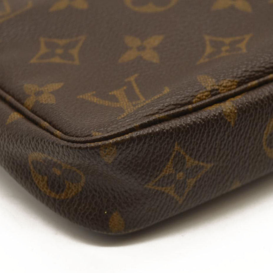 LOUIS VUITTON  Monogram Pochette Accessories VI0030