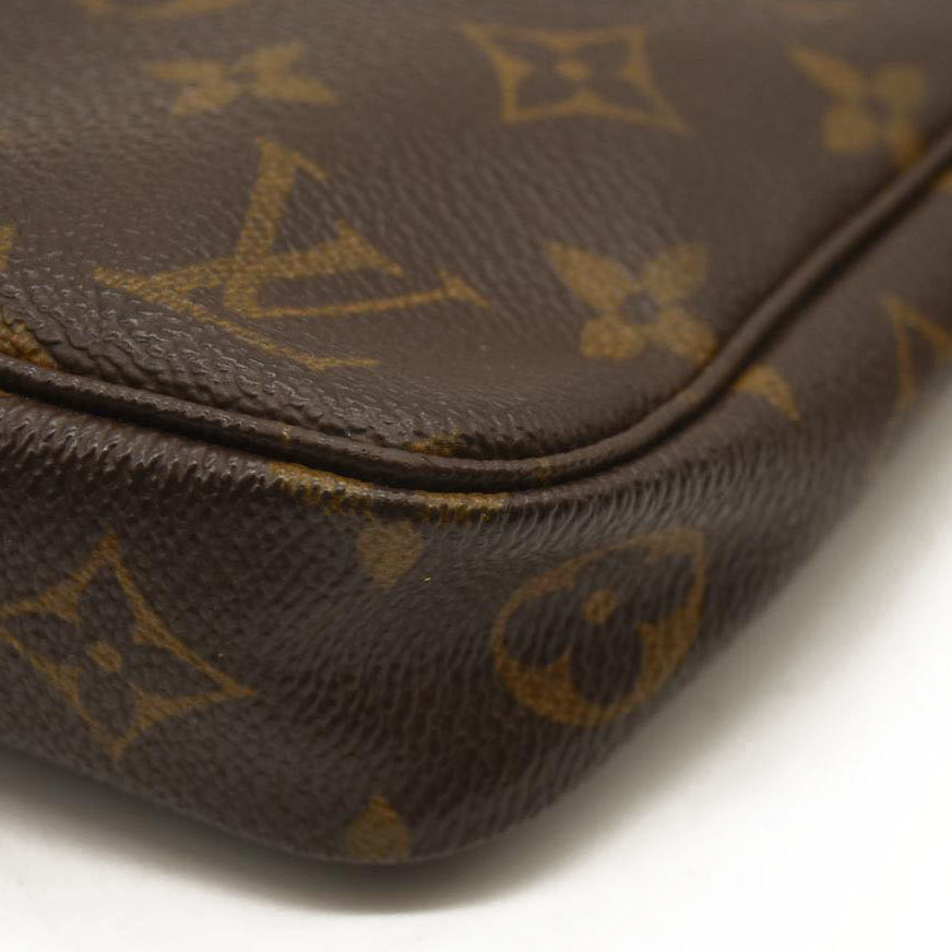 LOUIS VUITTON  Monogram Pochette Accessories VI0030