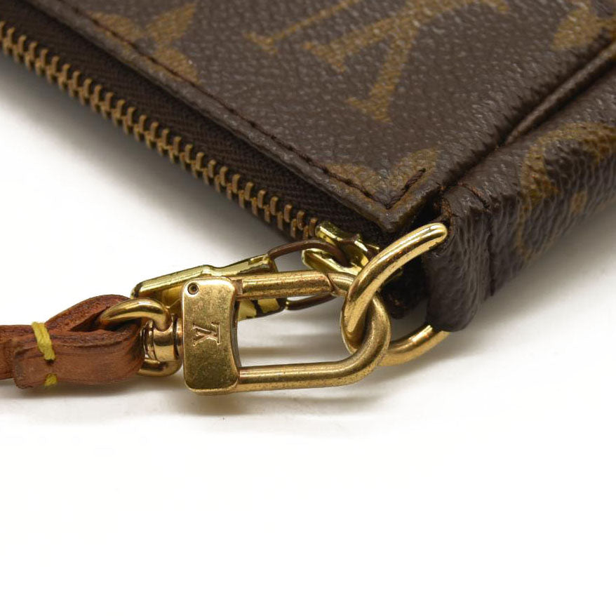 LOUIS VUITTON  Monogram Pochette Accessories VI0030