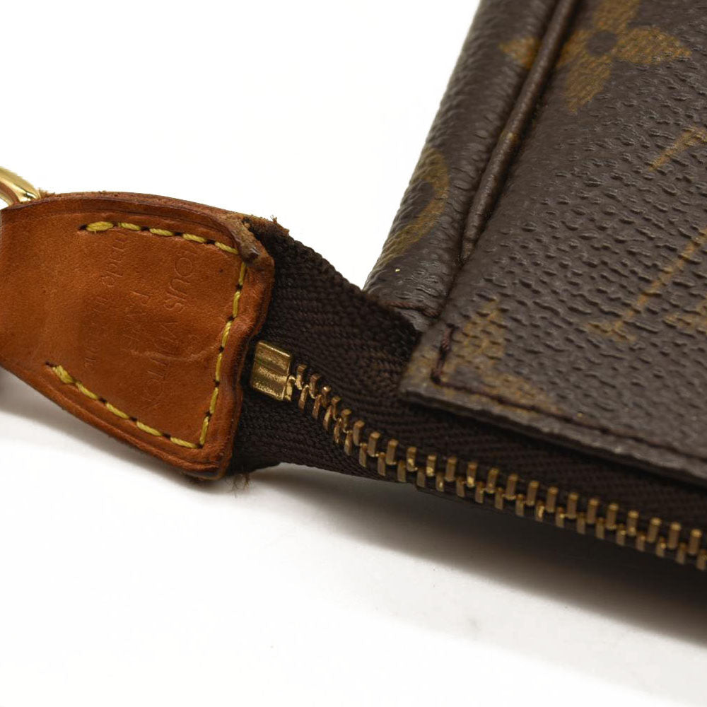 LOUIS VUITTON  Monogram Pochette Accessories VI0030