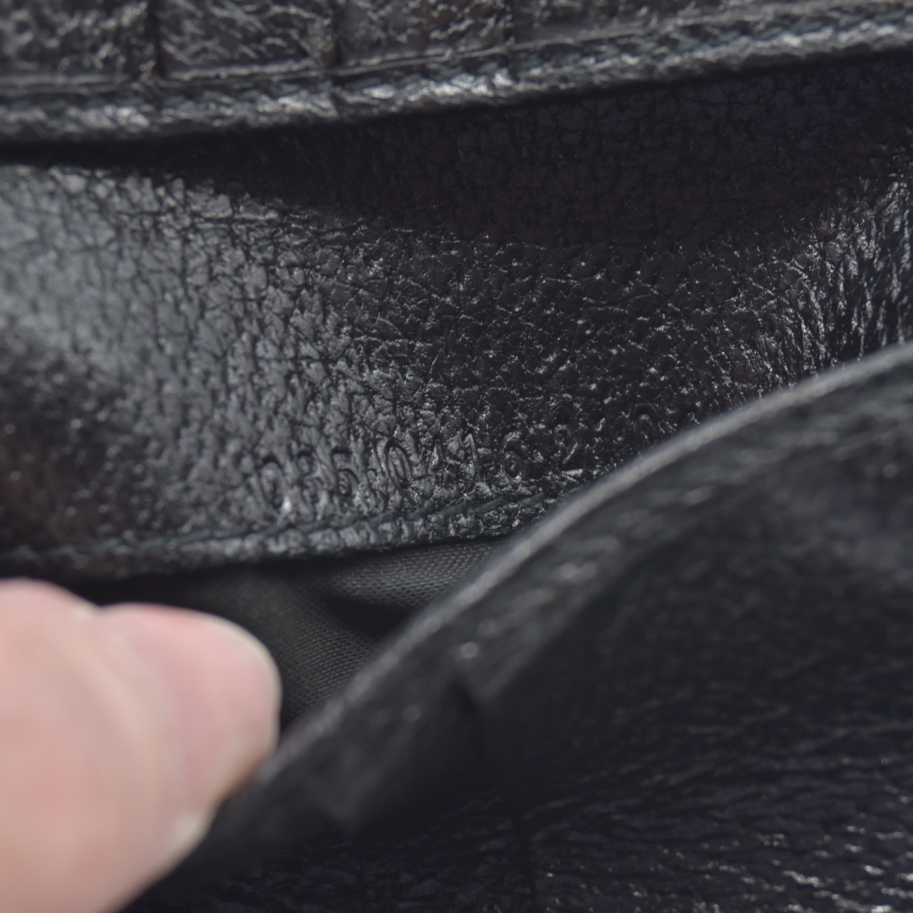 $490 GUCCI Logo Canvas Leather Bifold Wallet Black