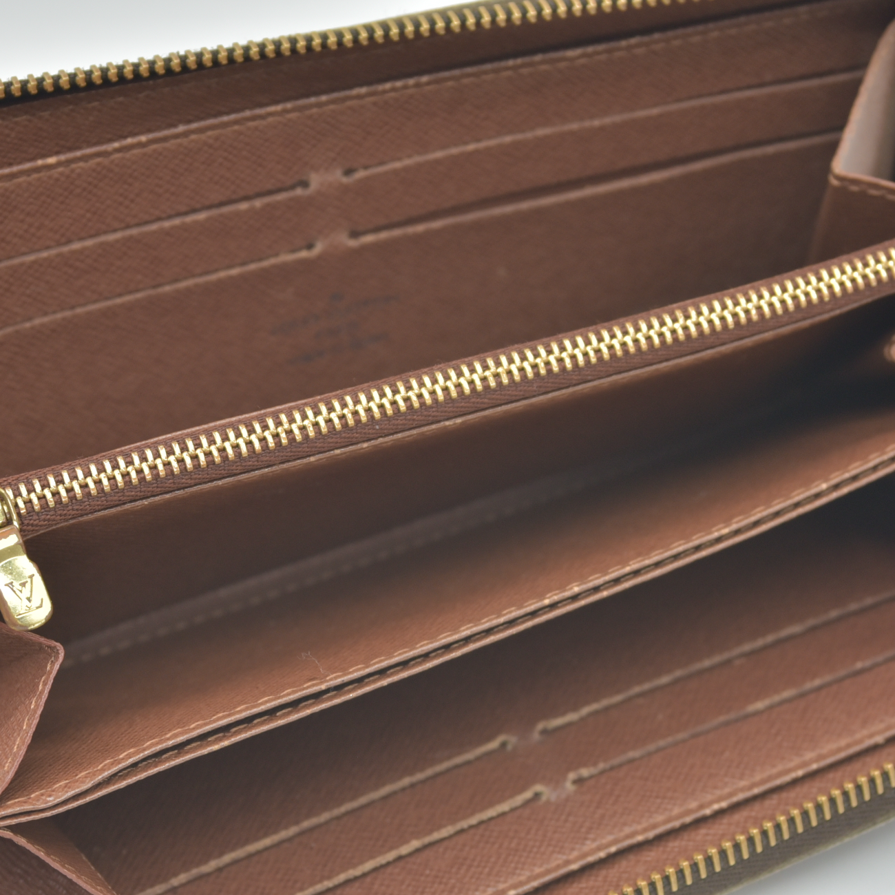 $915 2009 Louis Vuitton Monogram Zippy Zip Around Long Wallet Brown CA0029