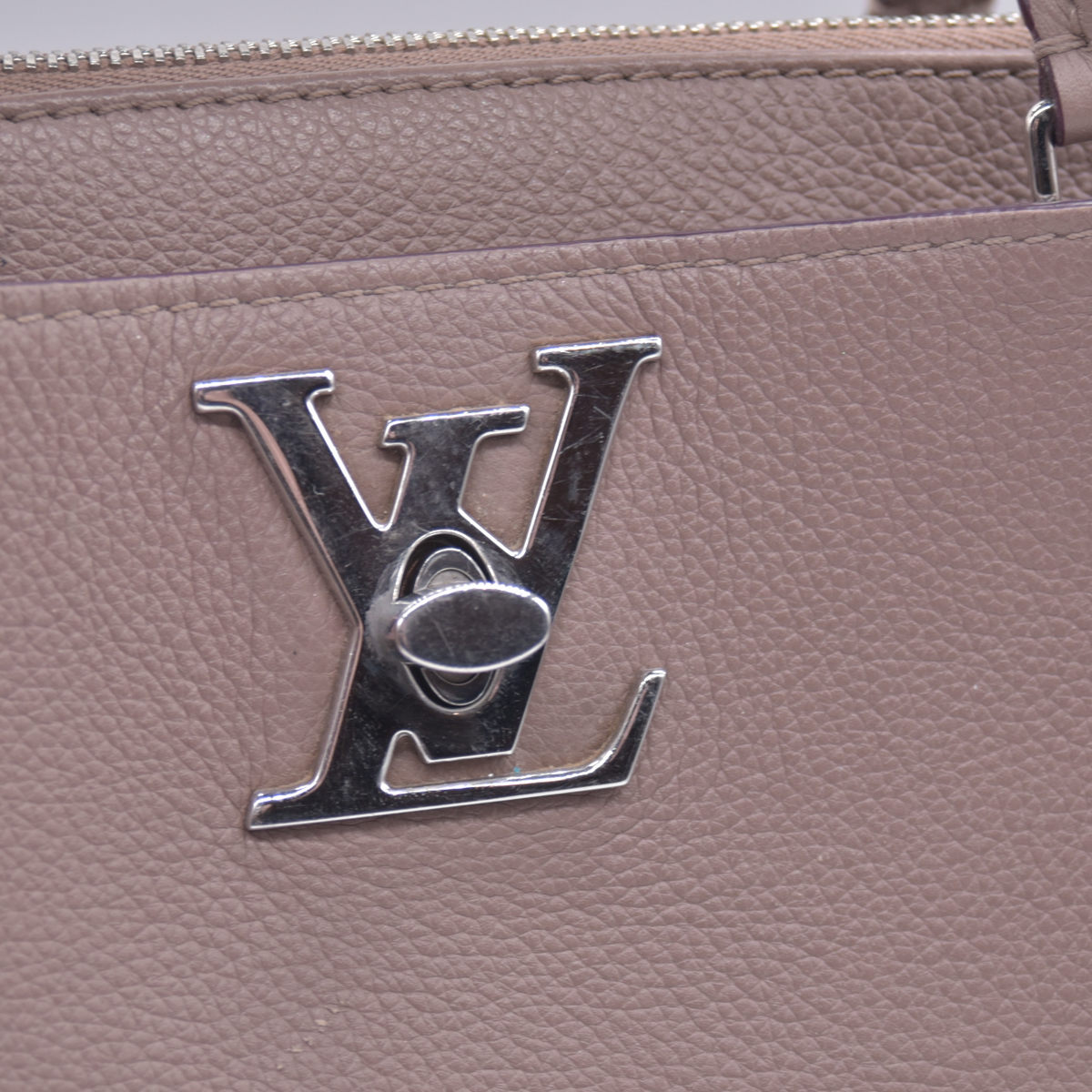 $3100 2017 Louis Vuitton Calfskin Lockmeto Beige 10021133 AR4167
