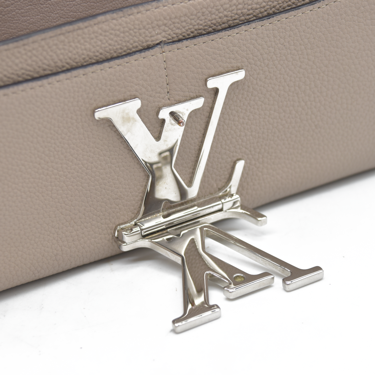 Louis Vuitton Parnassus Portefeuille Vivienne Long Wallet Beige $2090