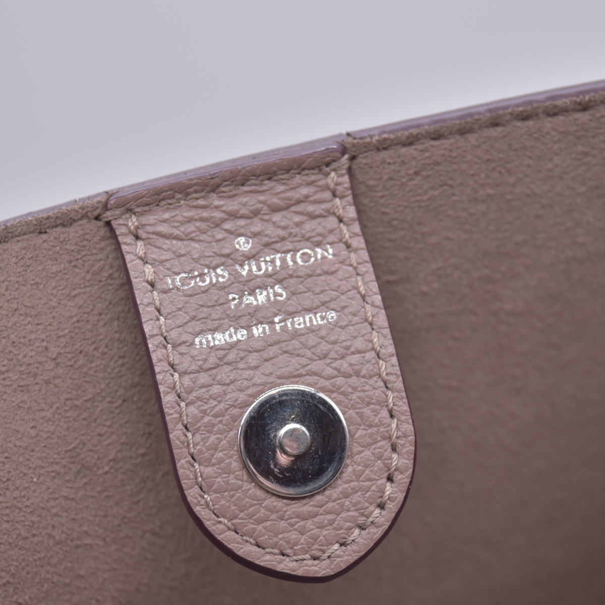 $3100 2017 Louis Vuitton Calfskin Lockmeto Beige 10021133 AR4167
