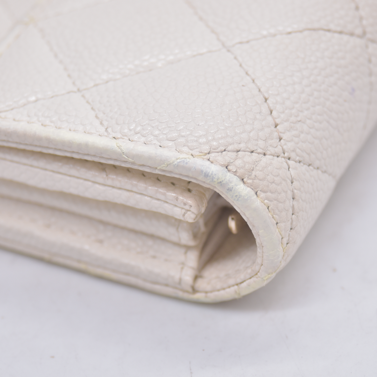 $1400 CHANEL CC Quilted Matelasse Grained Calfskin Bifold Wallet EPXP5N18 10021020