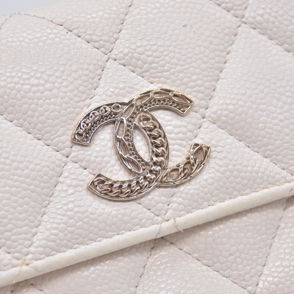 $1400 CHANEL CC Quilted Matelasse Grained Calfskin Bifold Wallet EPXP5N18 10021020