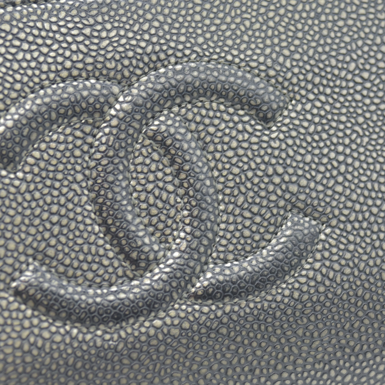 $1375 2014 CHANEL CC Logo Timeless Caviar Zip Around Long Wallet Metallic Silver
