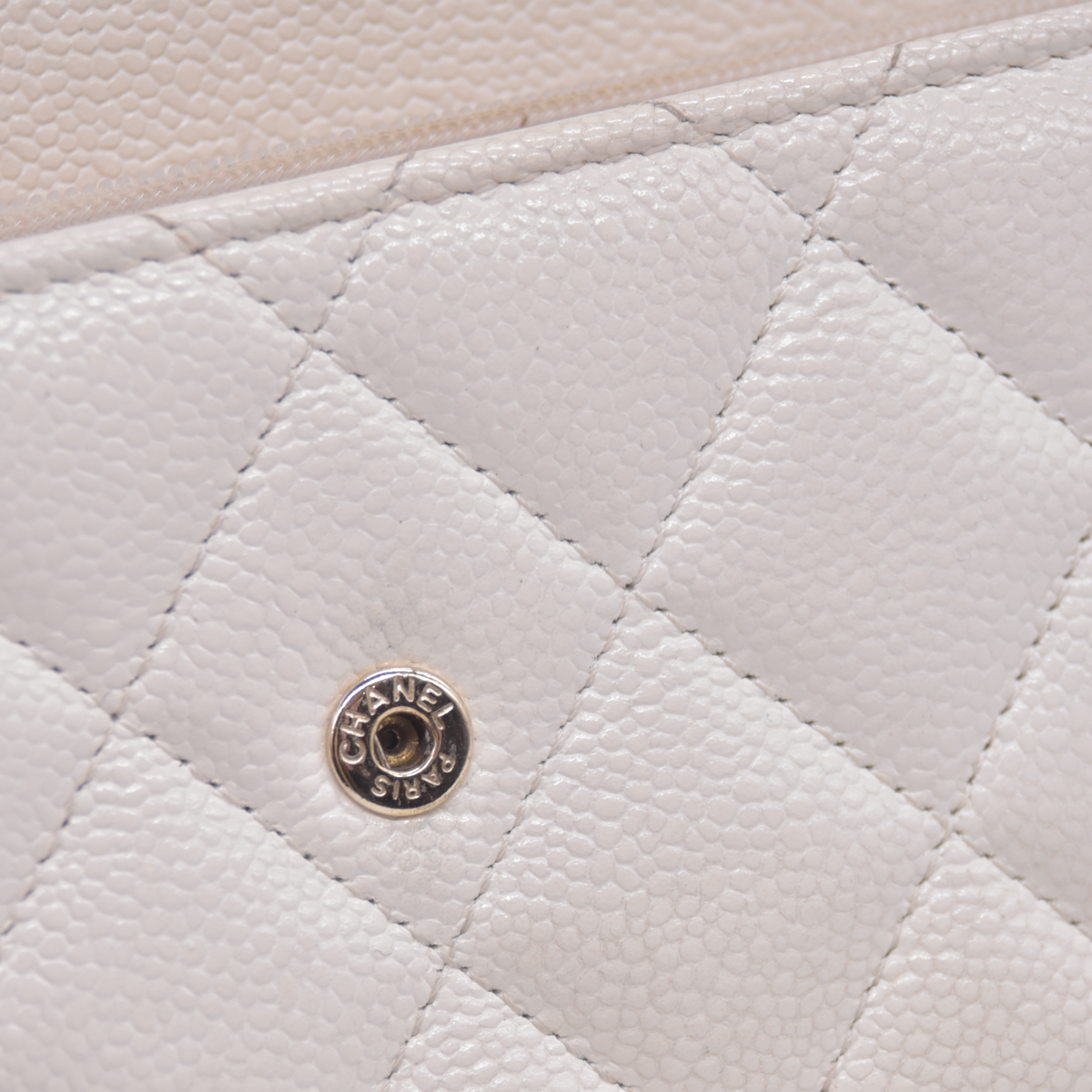 $1400 CHANEL CC Quilted Matelasse Grained Calfskin Bifold Wallet EPXP5N18 10021020