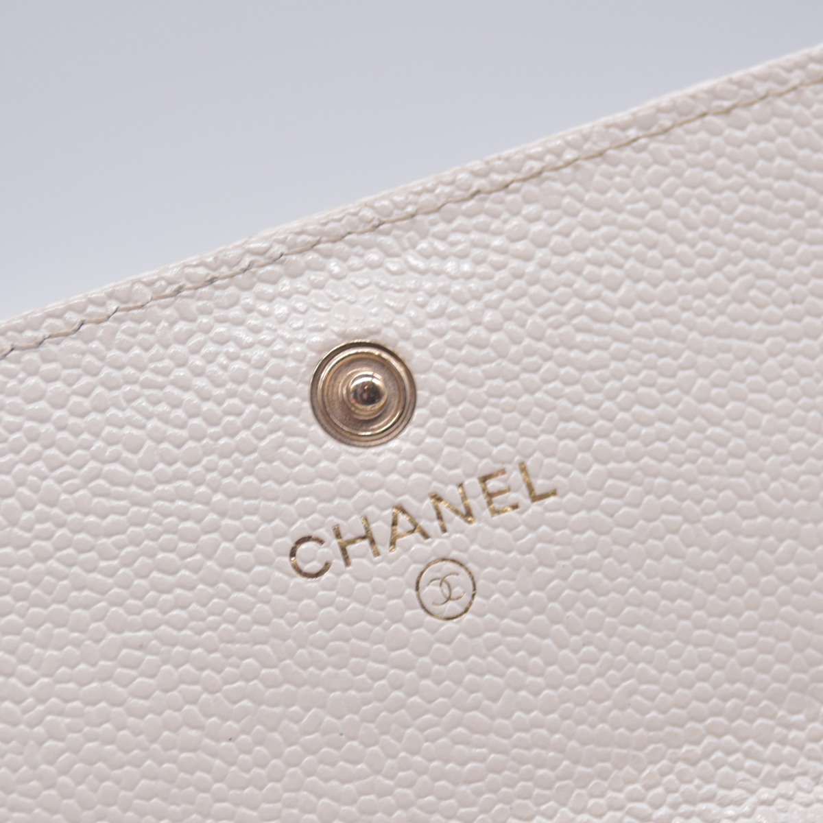 $1400 CHANEL CC Quilted Matelasse Grained Calfskin Bifold Wallet EPXP5N18 10021020