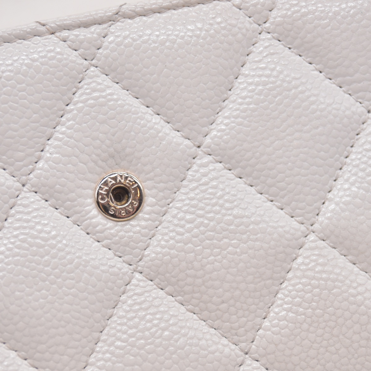 $1400 CHANEL CC Quilted Matelasse Grained Calfskin Bifold Wallet EPXP5N18 10021020
