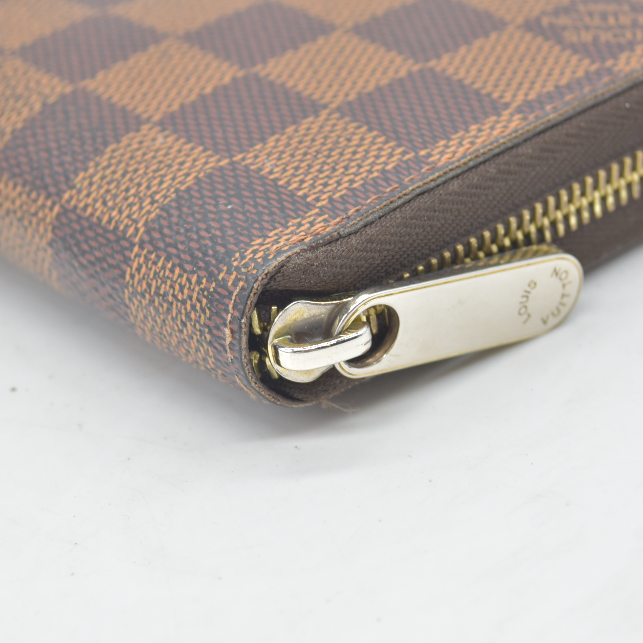$915 2014 Louis Vuitton Damier Ebene Zippy Wallet CA3174
