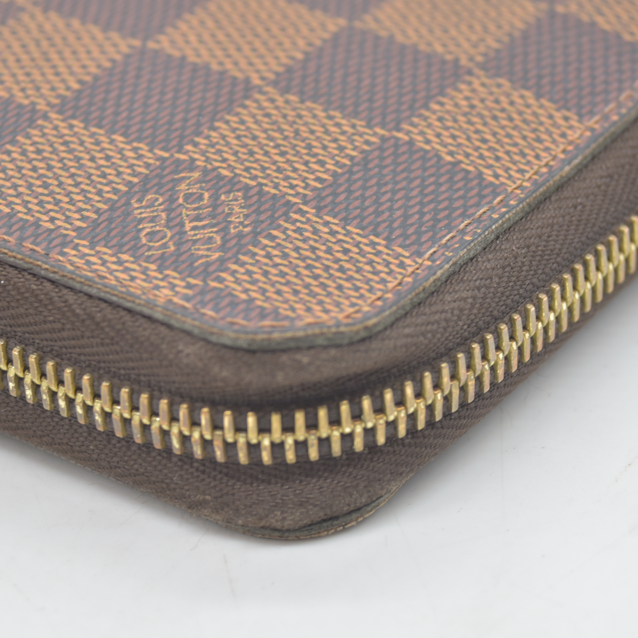 $915 2014 Louis Vuitton Damier Ebene Zippy Wallet CA3174