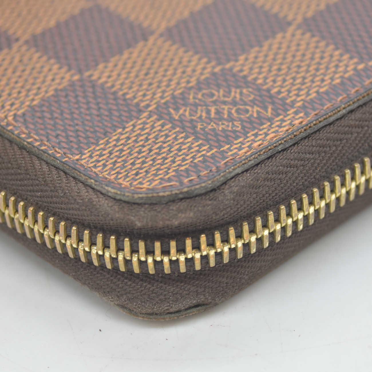 $915 2014 Louis Vuitton Damier Ebene Zippy Wallet CA3174