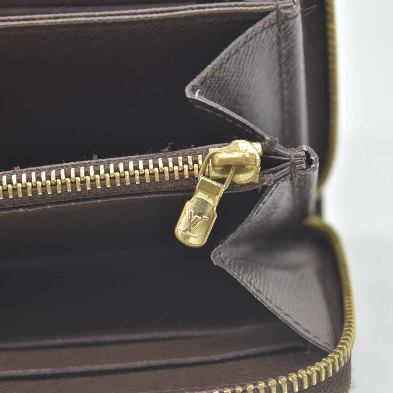 $915 2014 Louis Vuitton Damier Ebene Zippy Wallet CA3174