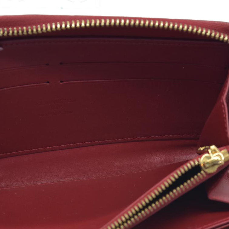 $970 SP1110 2010 Louis Vuitton Pomme d'Amour Monogram Vernis Zippy Wallet CONSIGNMENT