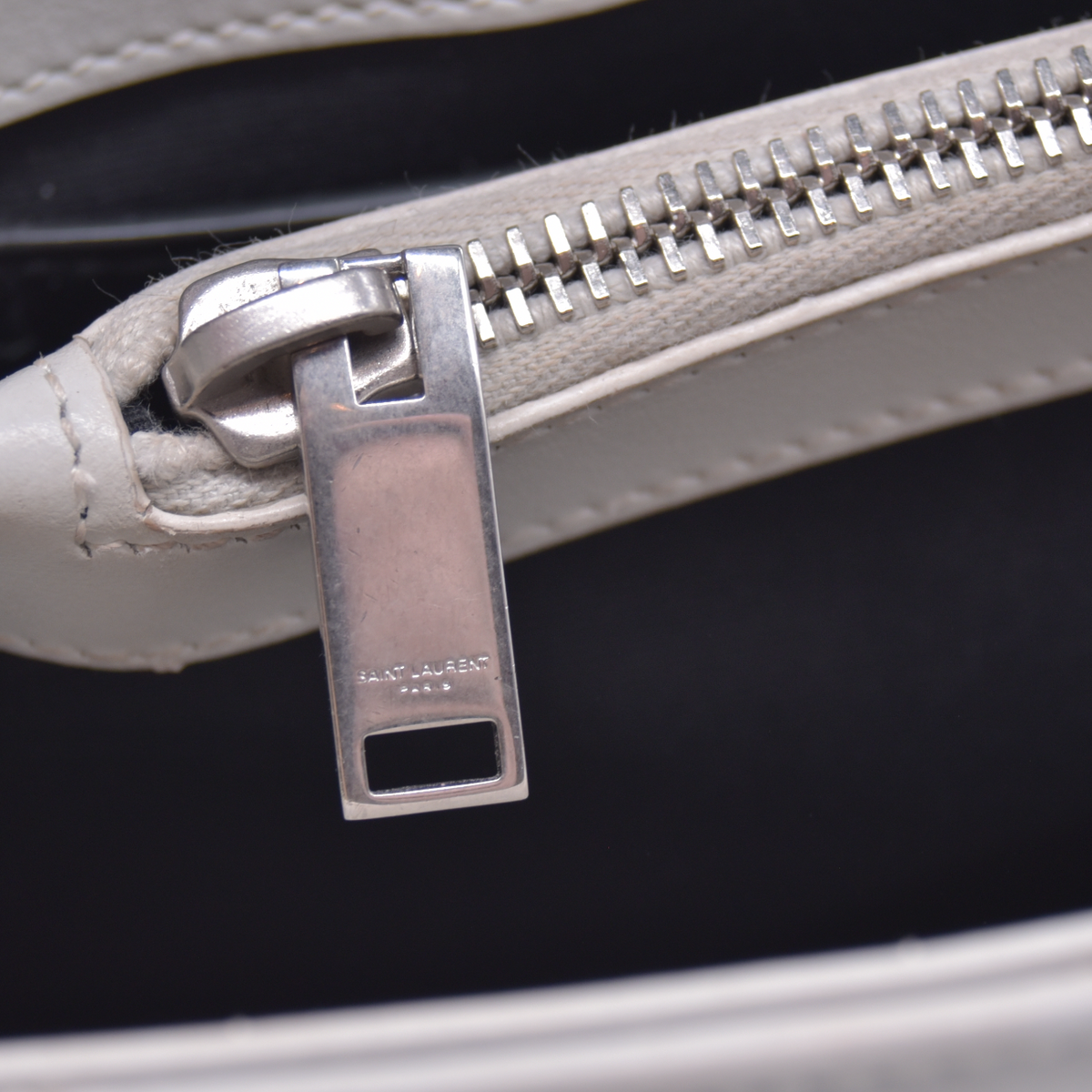 $2730 Saint Laurent Small Loulou Shoulder Bag White 10021139