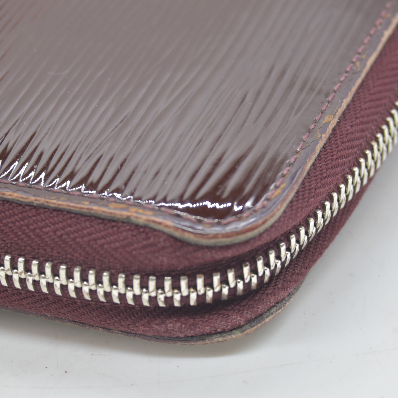 $970 2012 Louis Vuitton Epi Electric Zippy Zip Around Long Wallet Purple CA0112