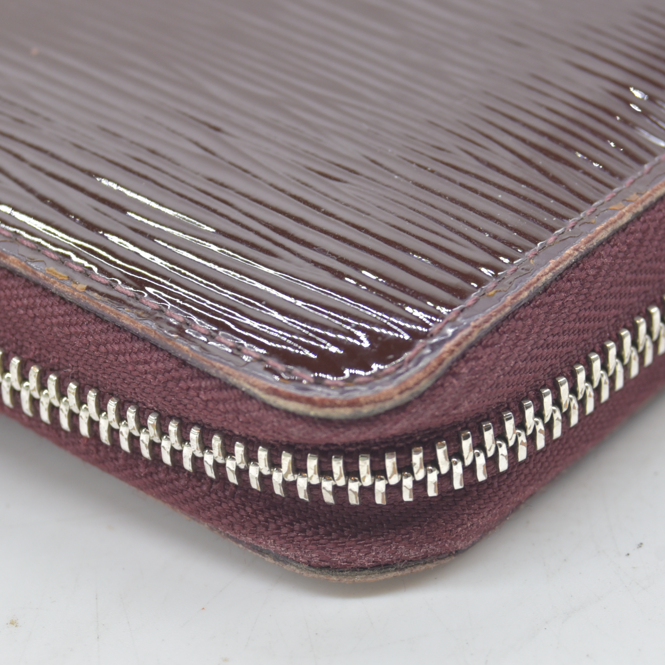 $970 2012 Louis Vuitton Epi Electric Zippy Zip Around Long Wallet Purple CA0112