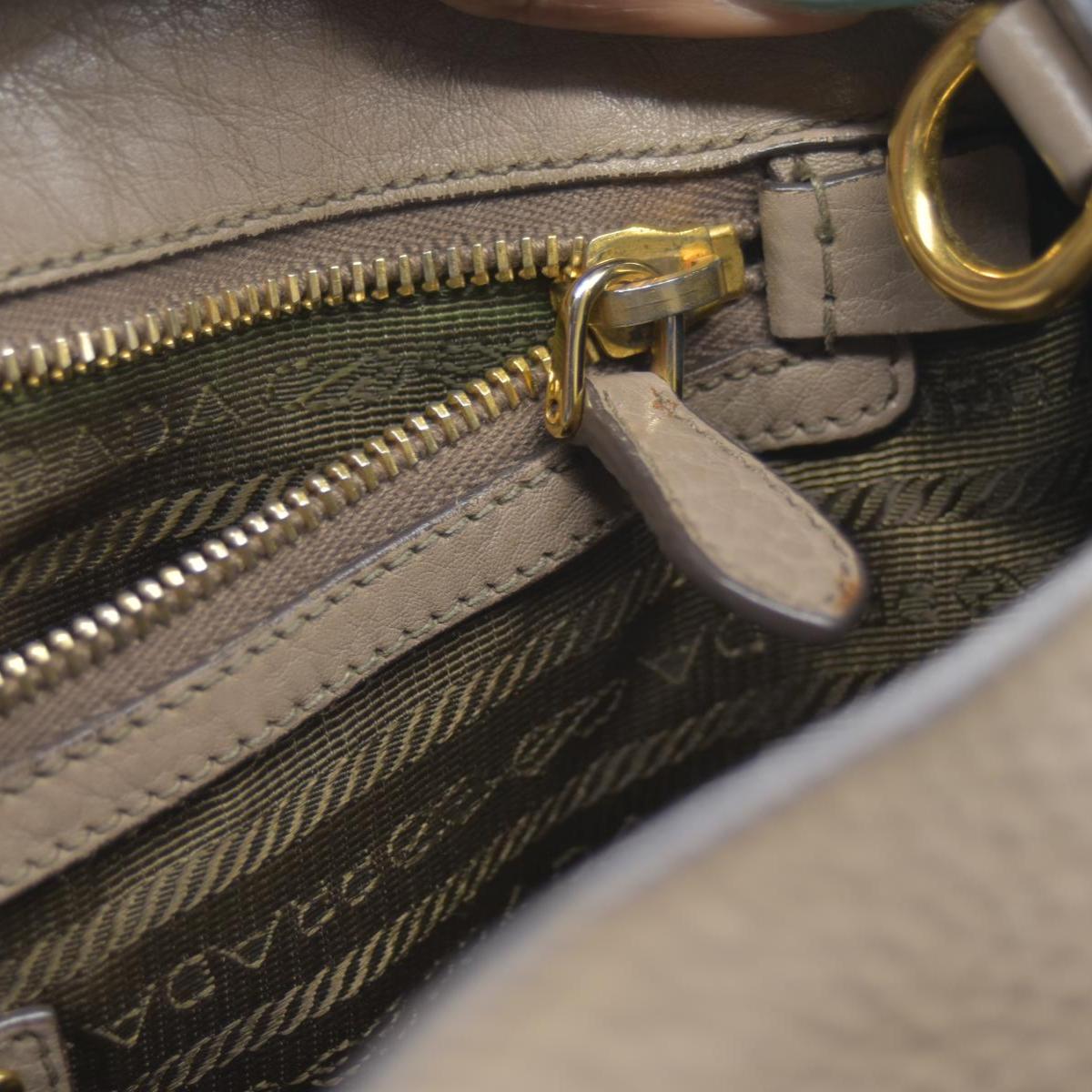 $3500 Prada Convertible Shopping Tote Vitello Daino Medium