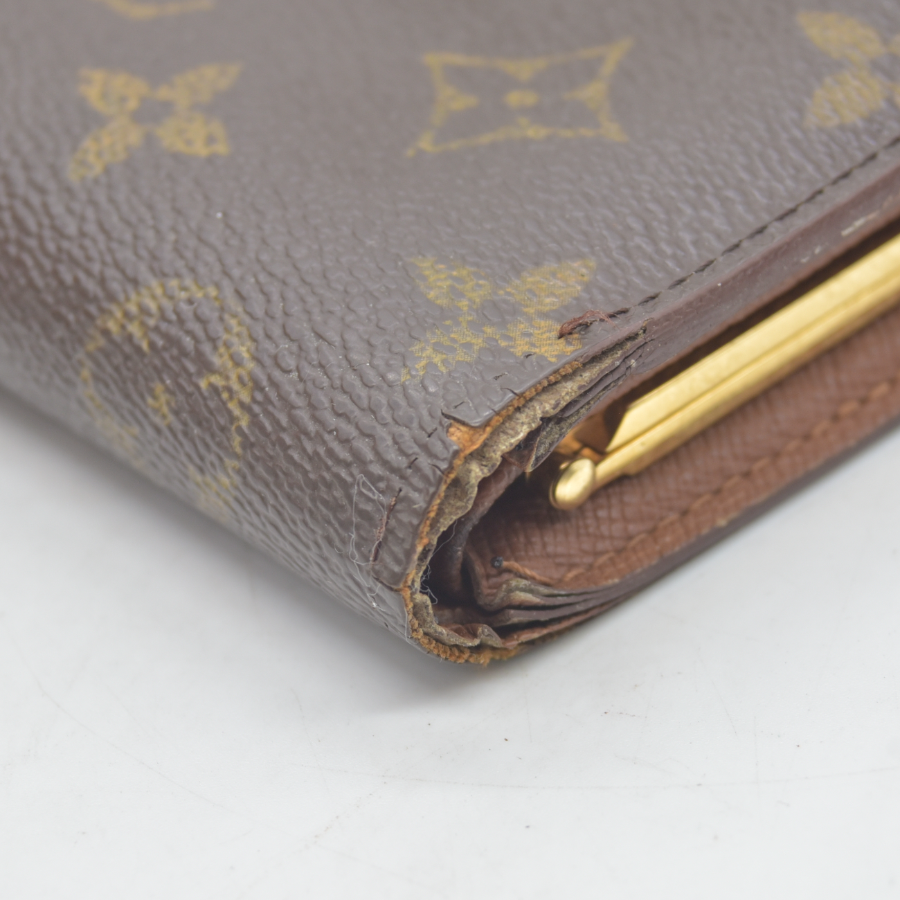 $750 1998 Louis Vuitton Monogram French Purse Wallet CA0958