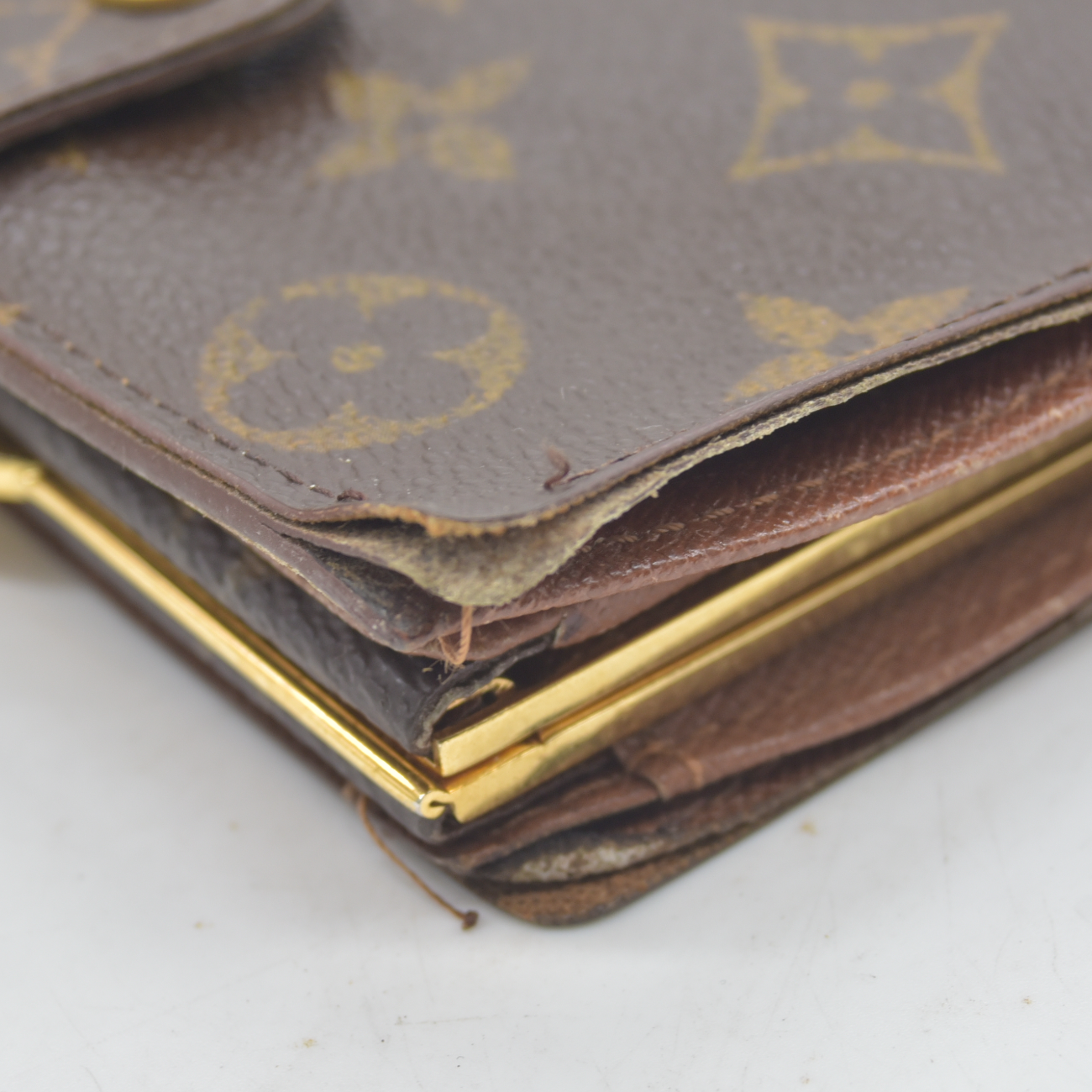 $750 1998 Louis Vuitton Monogram French Purse Wallet CA0958