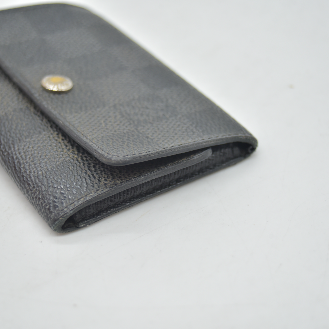 $445 Louis Vuitton Graphite 6 Key Holder CT1180 CONSIGNMENT
