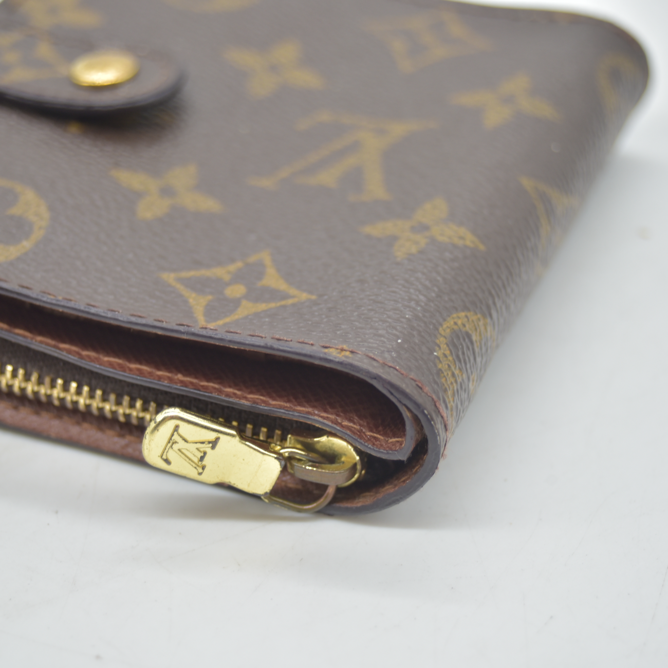 $590 2000 Louis Vuitton Monogram Compact Zippe Zipped Wallet CA0090 CONSIGNMENT