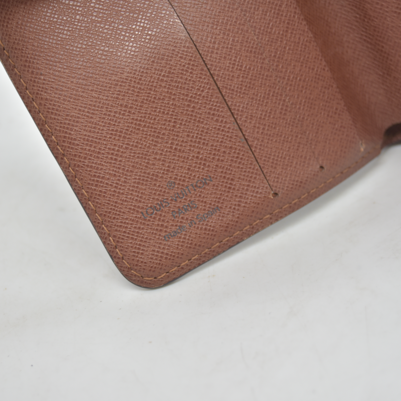 $590 2000 Louis Vuitton Monogram Compact Zippe Zipped Wallet CA0090 CONSIGNMENT