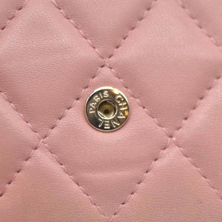 CHANEL $710 Quilted Matelasse CC Logo Lambskin 6 Ring Key Case Pink/7BH0171