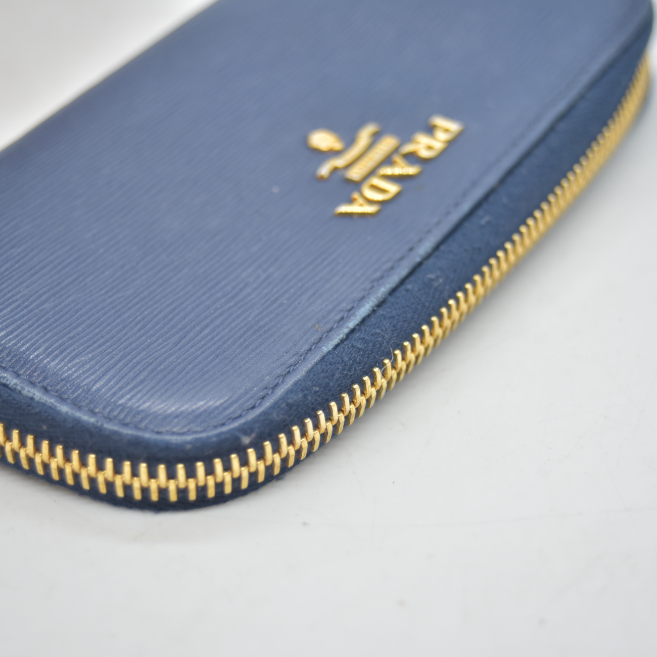 $460 Prada Saffiano Zip Around Key Holder Blue CONSIGNMENT