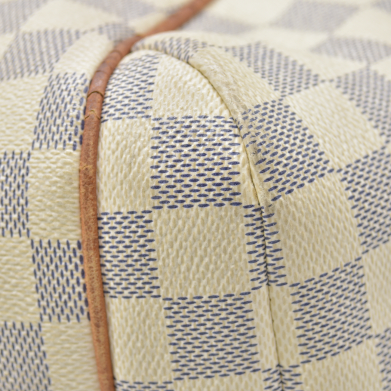 $1270 2009 Louis Vuitton Totally PM White Damier Azur AR2099
