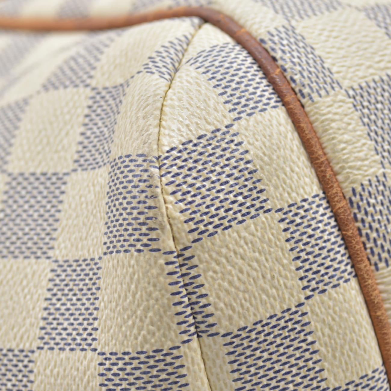 $1270 2009 Louis Vuitton Totally PM White Damier Azur AR2099
