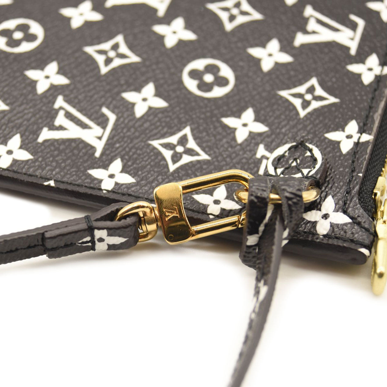 LOUIS VUITTON Monogram Giant Jungle Neverfull MM GM Pochette Black