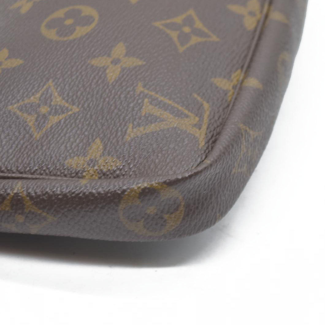 $1660 Louis Vuitton Monogram Pochette Accessories VI0090