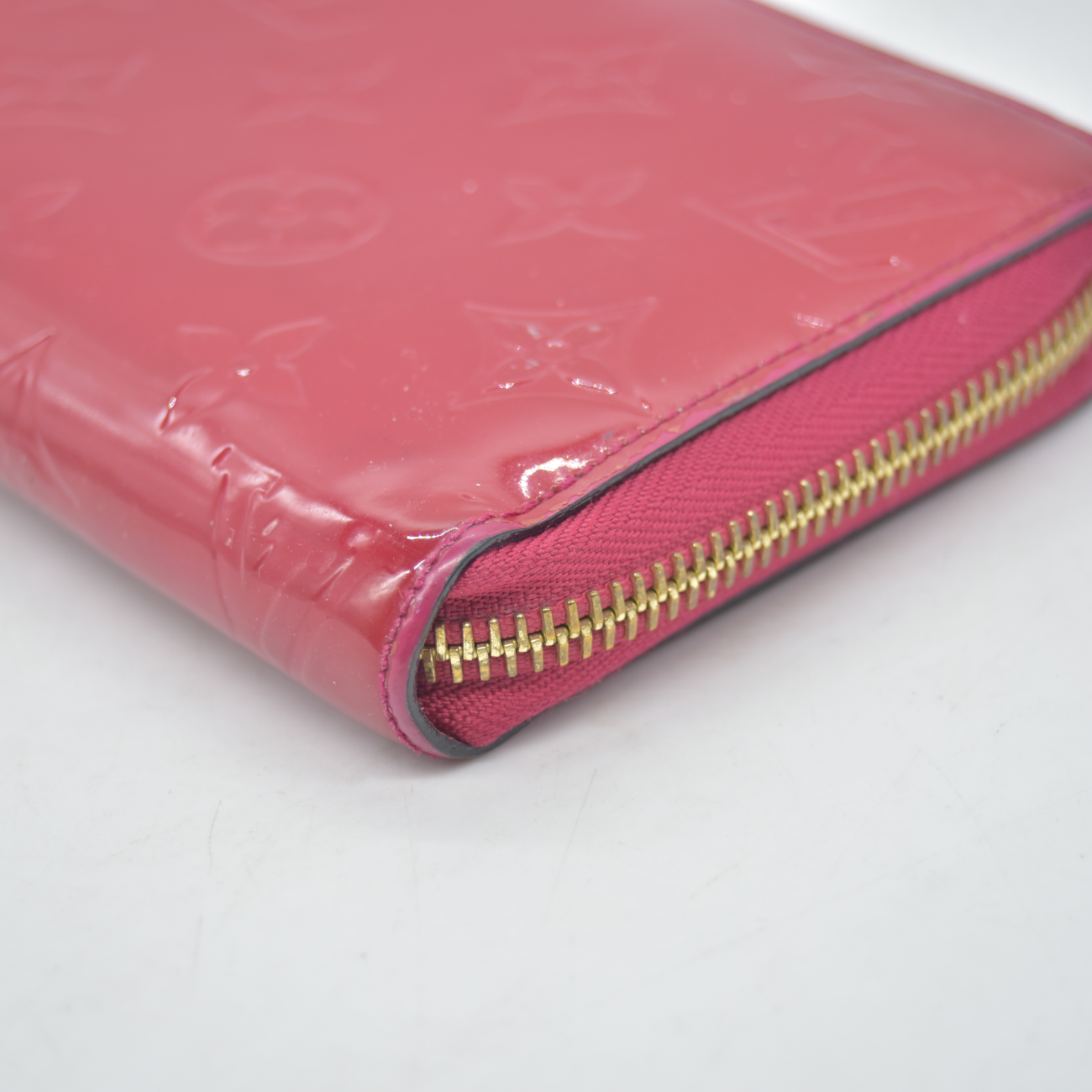 $970 2014 Louis Vuitton Vernis Zippy Wallet Red CA2184 CONSIGNMENT