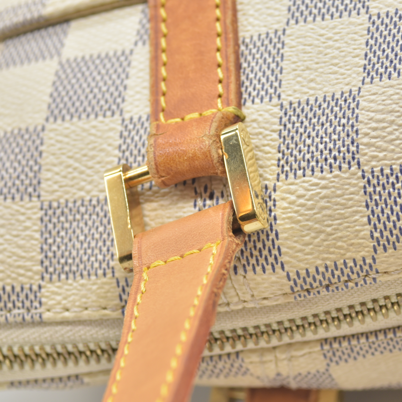 $1270 2009 Louis Vuitton Totally PM White Damier Azur AR2099