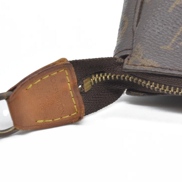 $1660 Louis Vuitton Monogram Pochette Accessories VI0090