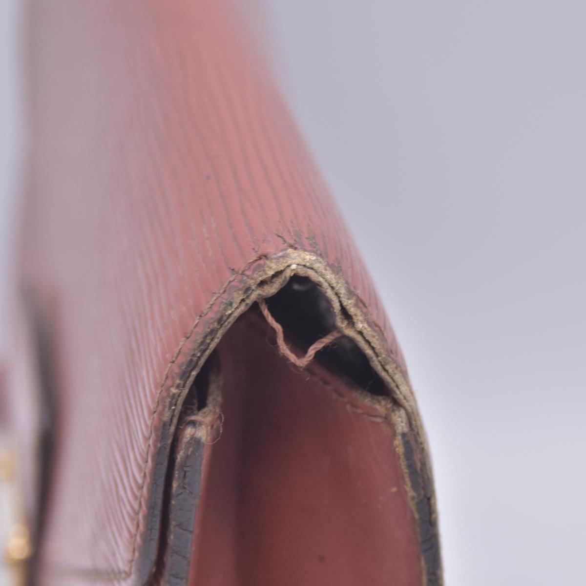 $1080 Louis Vuitton  Epi Leather Pochette Sellier Dragonne 26 10021254