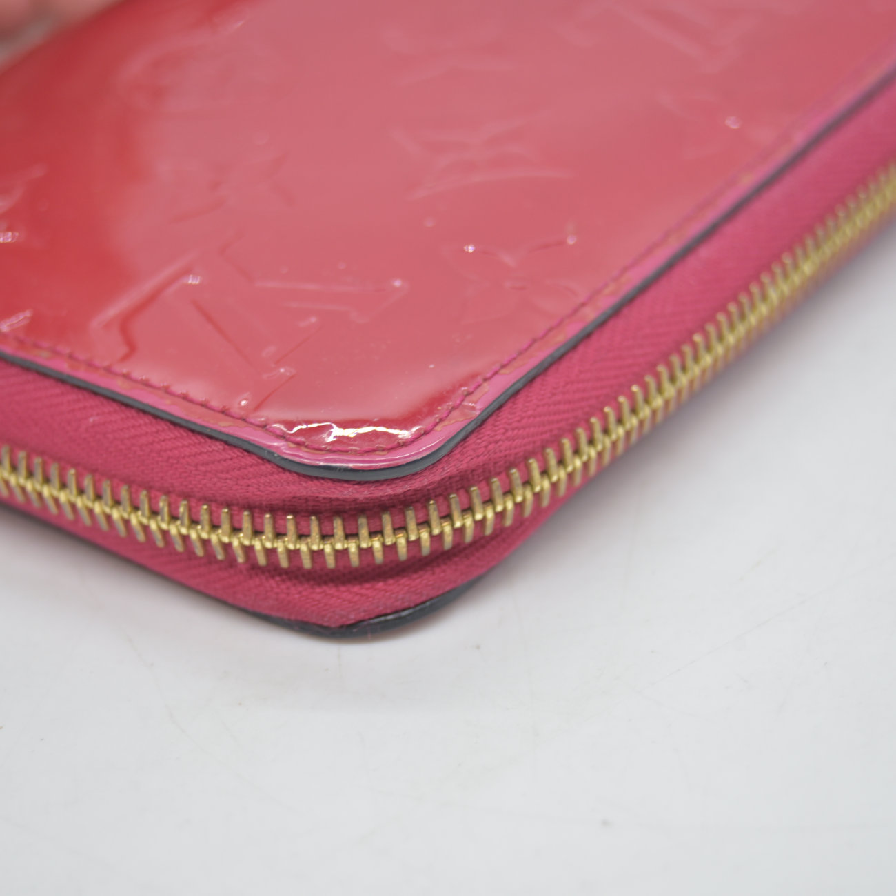 $970 2014 Louis Vuitton Vernis Zippy Wallet Red CA2184 CONSIGNMENT