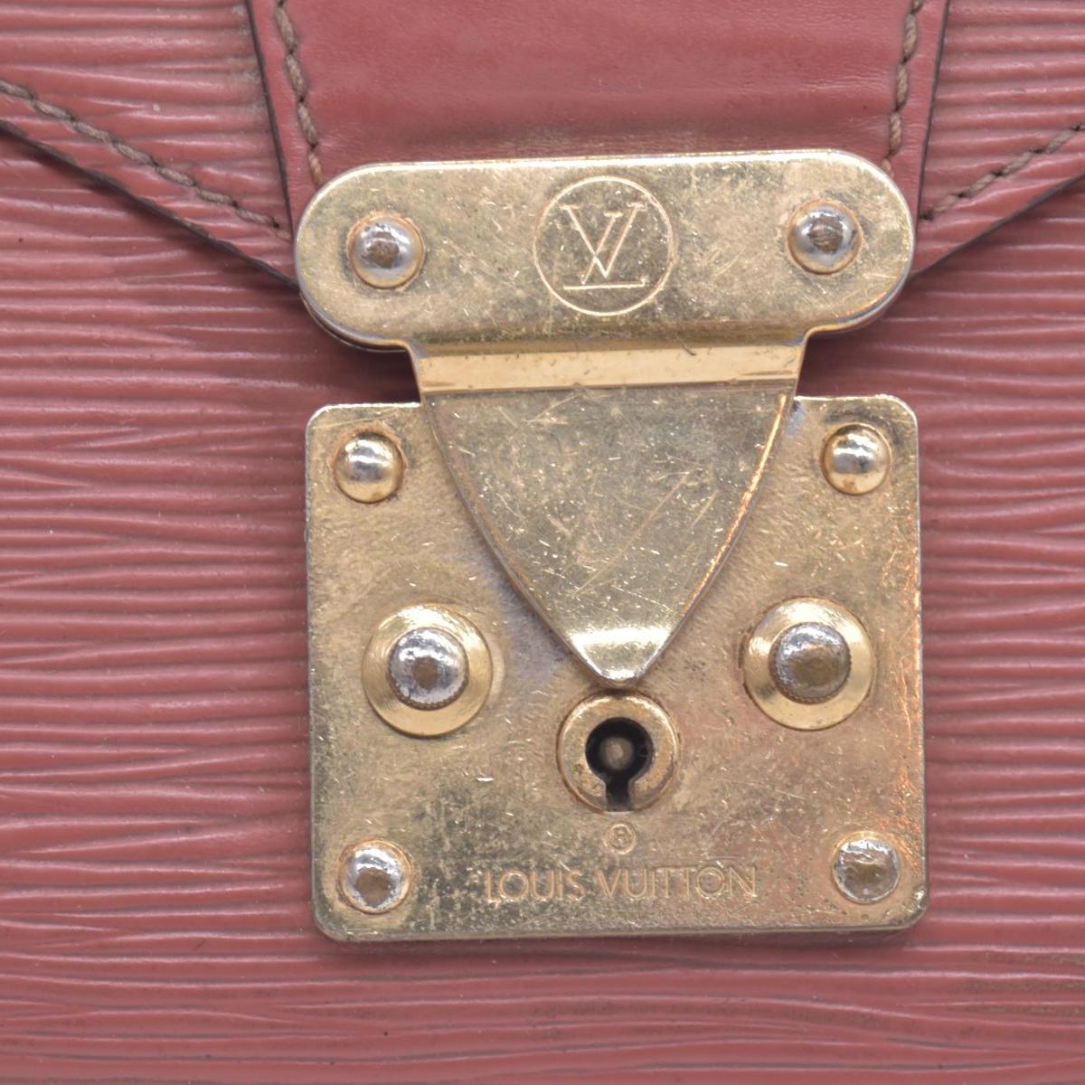 $1080 Louis Vuitton  Epi Leather Pochette Sellier Dragonne 26 10021254