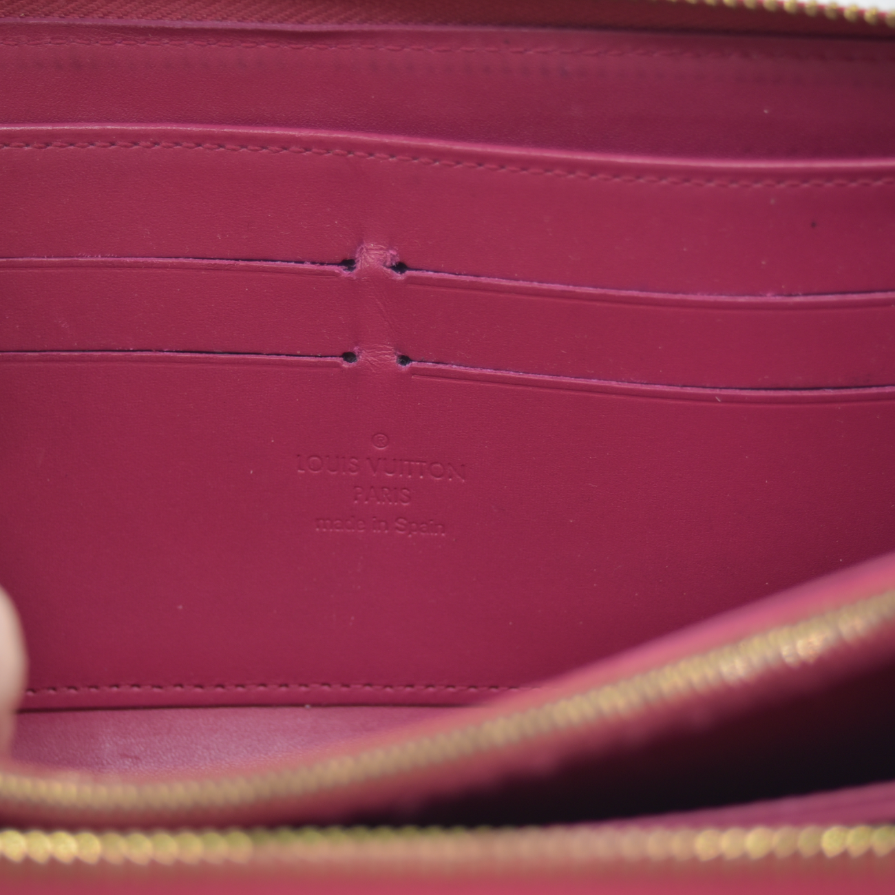 $970 2014 Louis Vuitton Vernis Zippy Wallet Red CA2184 CONSIGNMENT